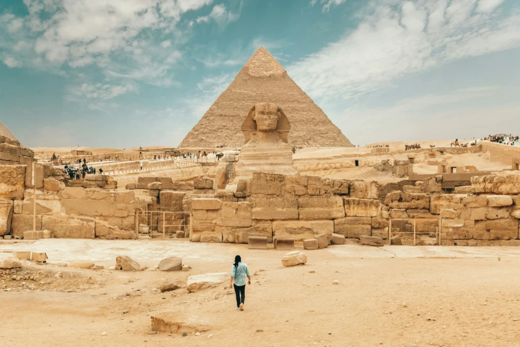 The Sphinx with the Great Pyramid of Giza – Egypt travel and tourism guide